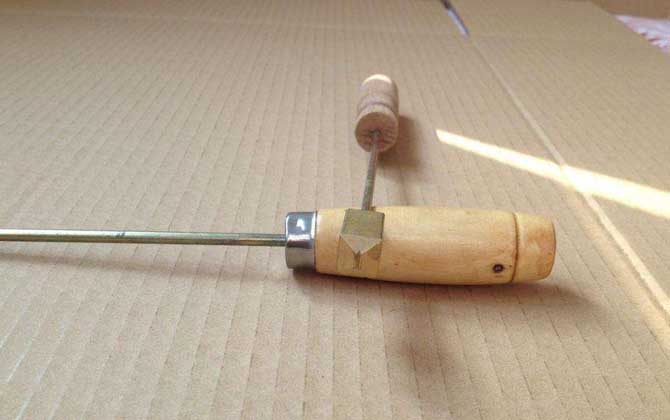 各種養(yǎng)蜂工具及參考價(jià)格 埋線器