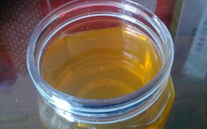 喝蜂蜜水有很多好處,同樣也可能有壞處,關鍵在于喝法正不正確! 蜂蜜水