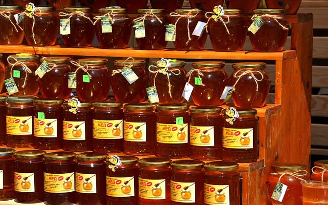 蜂蜜什么牌子好?蜂蜜的質量與品牌無關,但大品牌相對更有保障! 蜂蜜