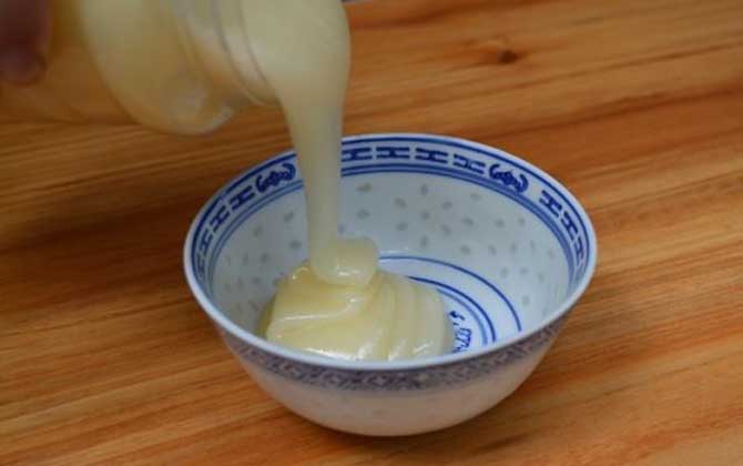 東北椴樹蜜多少錢一斤?一般不低于50元,品質好的甚至要上百元! 東北椴樹蜜