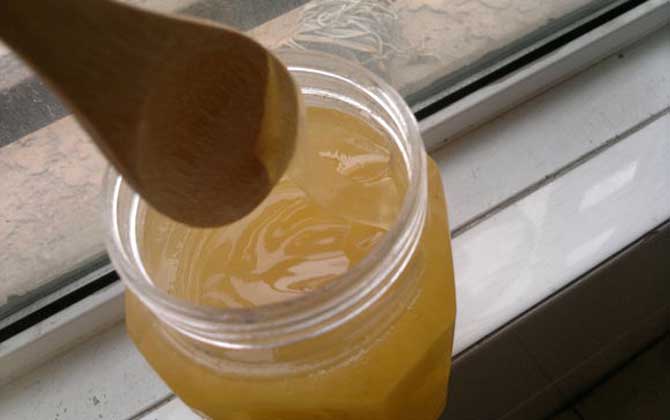 女人吃蜂蜜的好處有哪些?女人經常喝蜂蜜,這7個好處跑不了! 蜂蜜