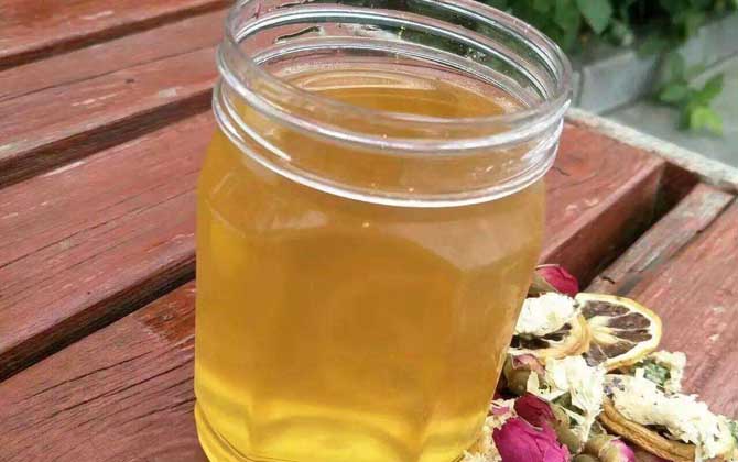 椴樹蜜的功效與作用及食用方法 椴樹蜜