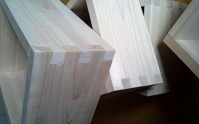 農(nóng)村簡(jiǎn)易蜂箱的做法及注意事項(xiàng) 格子蜂箱