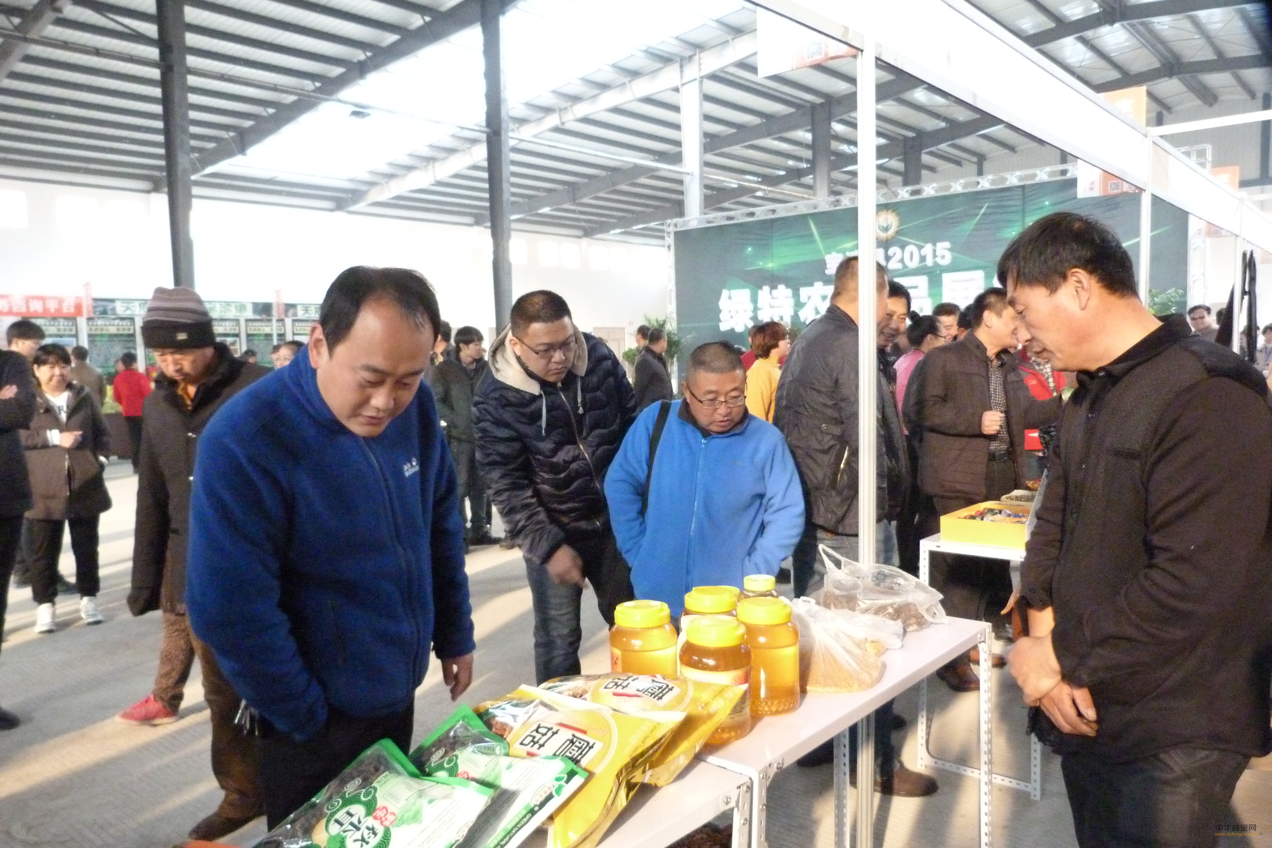 “養(yǎng)蜂大王” 細(xì)數(shù)致富經(jīng) 養(yǎng)蜂人 劉尚才 東北黑蜂 養(yǎng)蜂