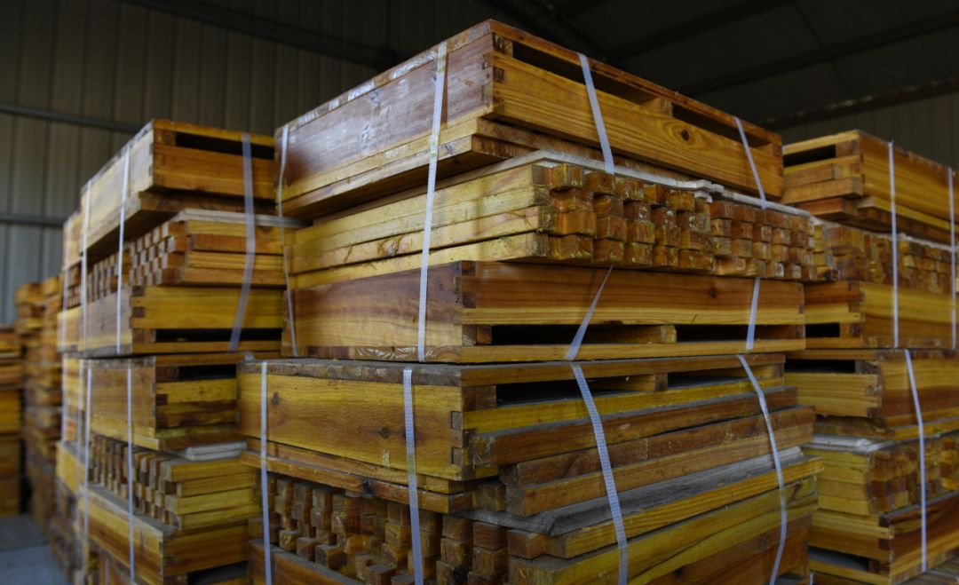 樓頂養蜂怎么遮陰（房頂養蜜蜂怎樣防曬）