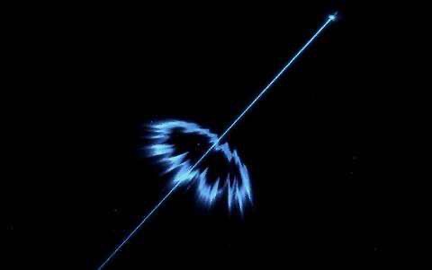 30萬(wàn)公里每秒的光速，它的動(dòng)力來源是什么？需要加速嗎？