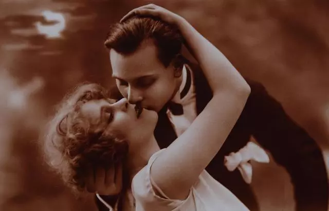 喜歡一個人會持續(xù)多久 男人愛一個女人,能堅持多久?