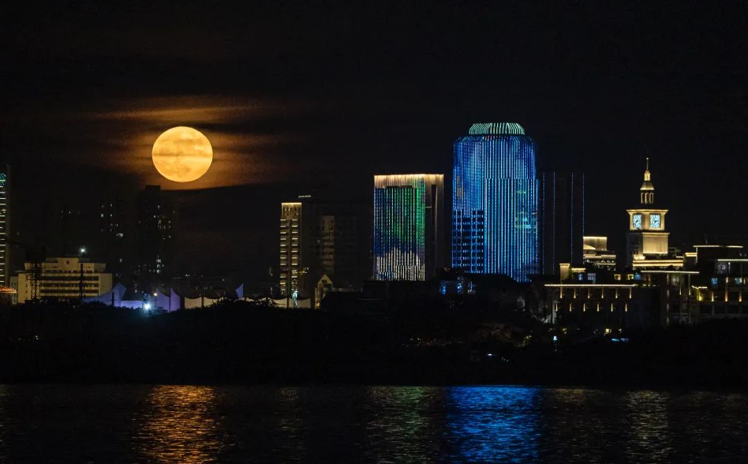 沒看著中秋的月亮？高清美圖來了