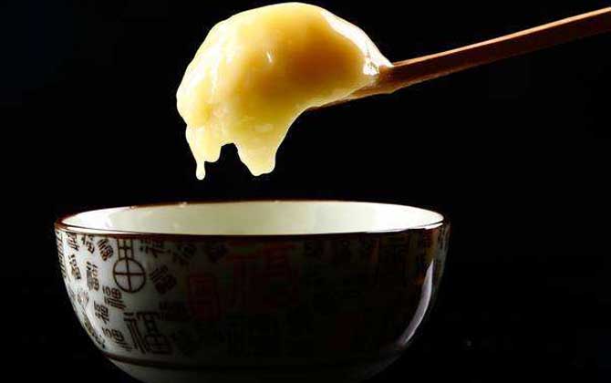 蜂王漿的味道為什么怪怪的(蜂王漿為什么有怪味) 蜂王漿的味道為什么怪怪的(蜂王漿為什么有怪味)