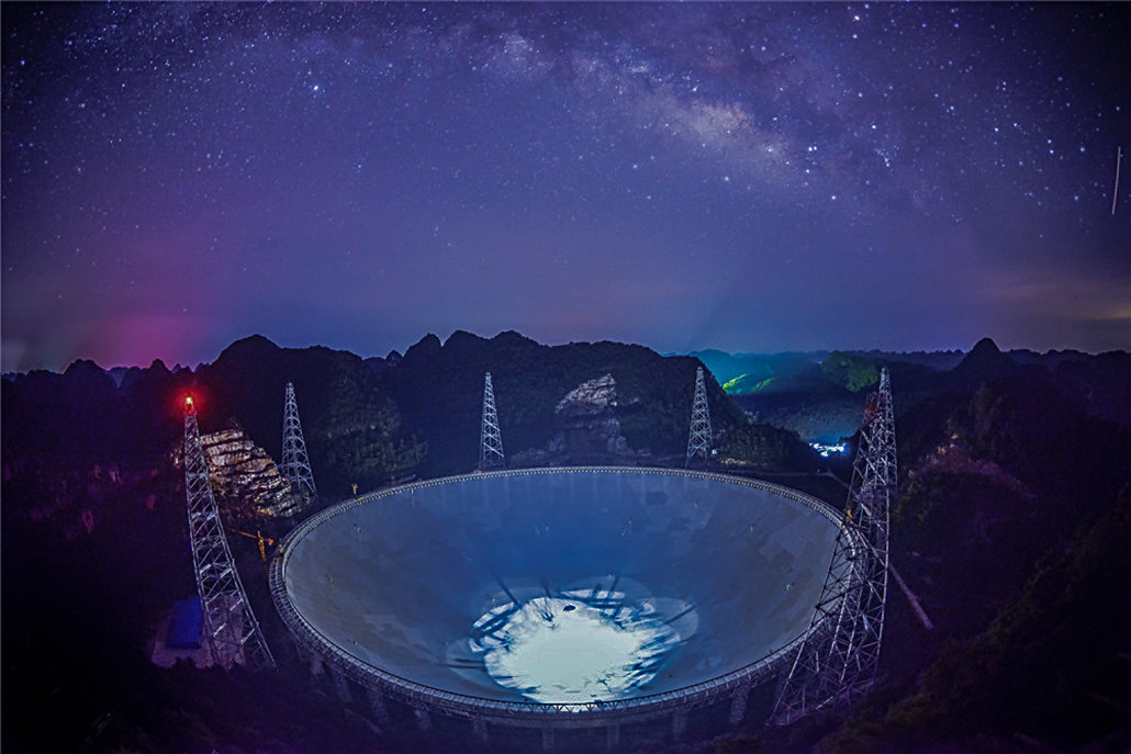 銀河系中心傳來神秘信號，一年重復(fù)13次，天文學(xué)家：不是已知天體