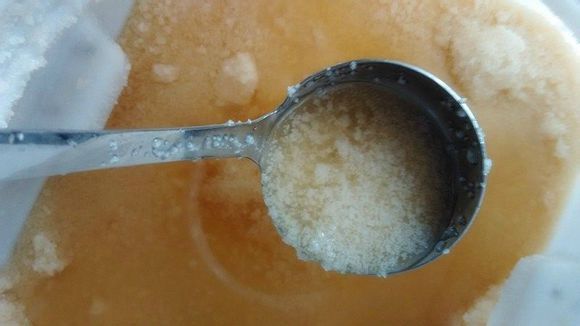 蜂蜜變質(zhì)了還能吃嗎(蜂蜜變質(zhì)吃了會(huì)怎么樣) 蜂蜜變質(zhì)了還能吃嗎(蜂蜜變質(zhì)吃了會(huì)怎么樣)