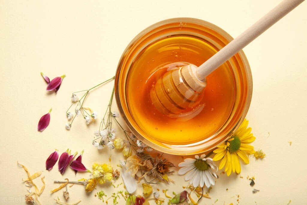 小孩子可以吃蜂蜜嗎(小孩子吃蜂蜜的注意事項(xiàng)) 小孩子可以吃蜂蜜嗎(小孩子吃蜂蜜的注意事項(xiàng))