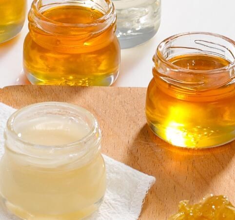 蜜蜂王多久換是最好(這3個(gè)時(shí)機(jī)給蜂群更換蜂王) 蜜蜂王多久換是最好(這3個(gè)時(shí)機(jī)給蜂群更換蜂王)