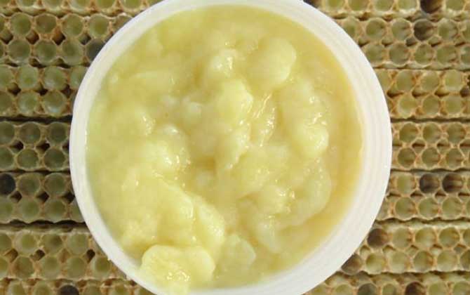 吃蜂王漿一個月后感覺怎么樣？不但體質(zhì)會變強，膚質(zhì)也會變好！