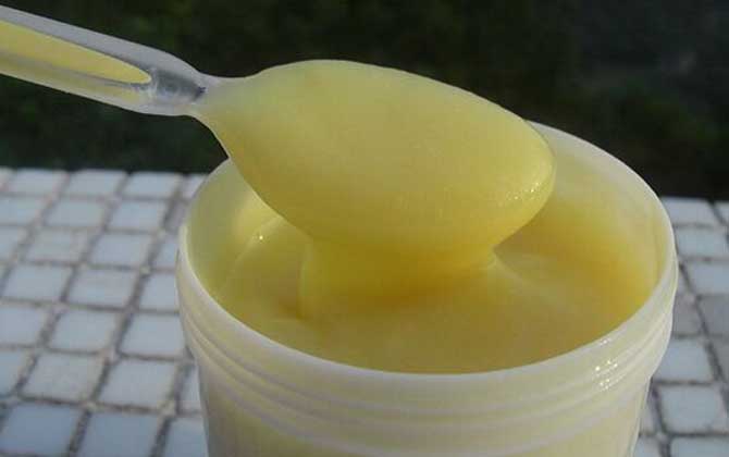 哪些人不宜喝蜂王漿？蜂王漿雖好，但這5類人喝蜂王漿反而有害！